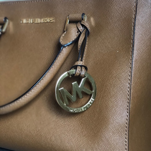 Michael Kors Tote - Picture 2 of 6